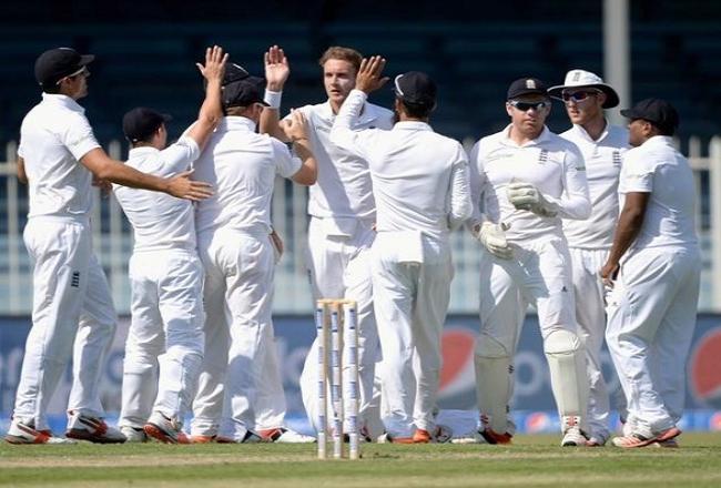 Pakistan bowled out for 234 in 3rd Test vs. England