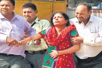 6 माह का कोर्स 2 माह में पूरा करना था अंजली को, माता पिता ने प्रशासन से लगाई गुहार