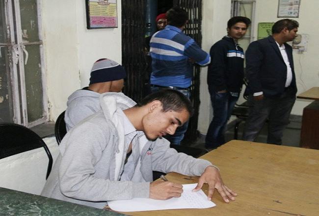 कोचिंग छात्र के साथ हॉस्टल संचालक ने की मारपीट