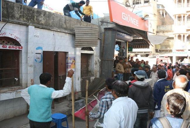 निगम की प्याऊ पर ही कर लिया था कब्जा, दस्ते ने मुक्त करवाया