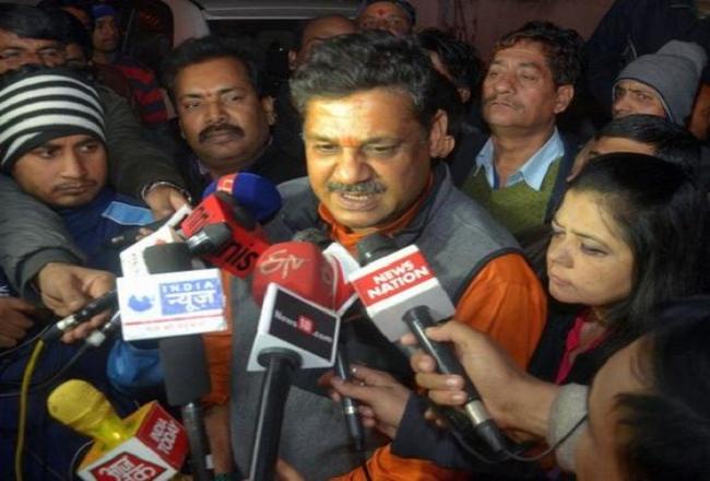 BJP elders rally in support of Azad