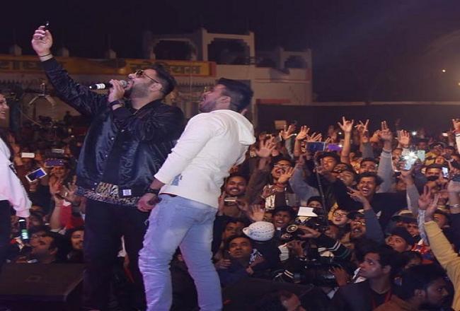 डीजे वाले बाबू ने कोटा में खूब बजाए गाने, लाइव कॉन्सर्ट में जमकर झूमे युवा