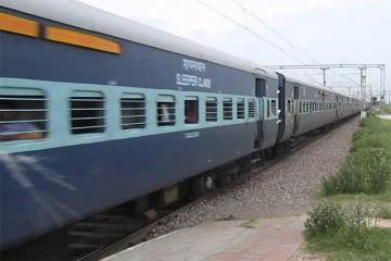 संपर्क क्रांति ट्रेन के एसी कोच में सप्लाई करता था शराब, अटेंडेंट गिरफ्तार
