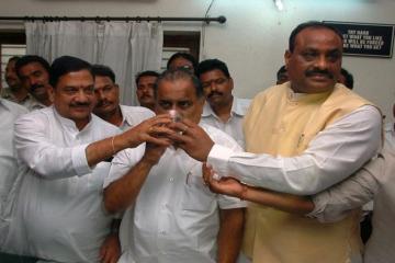 Mudragada breaks fast after CM’s assurance