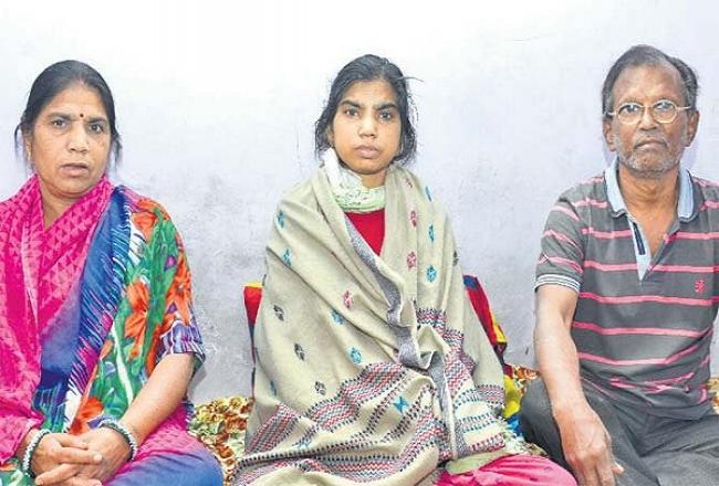 आईएल की मदद झूठी, जिन्होंने जीवन खपाया, वो बेटी के इलाज के लिए भी मोहताज