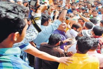40 साल से बंद मंदिर के ताले खुले विवाद के बीच विधायकों ने की पूजा