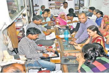 41 दिन बाद खुले ताले, ज्वैलरी खरीदने उमड़े शादी वाले परिवार