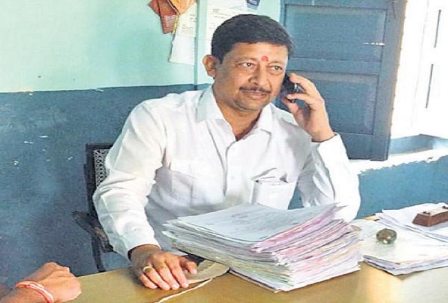 आयुक्त ने आरओ को दिए निर्देश, कोर्ट परिसर में जन्म-मृत्यु प्रमाण-पत्रों पर साइन