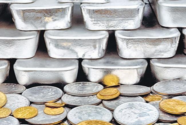 दो दिन में 2200 रुपए महंगी हुई चांदी, सोने से भी ज्यादा दिया निवेशकों को रिटर्न