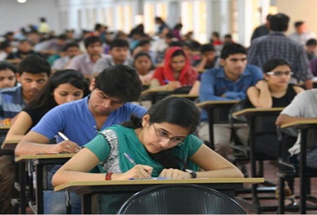 हिंदी और अंग्रेजी में ही होगा नीट का पेपर, 1 मई को है एग्जाम