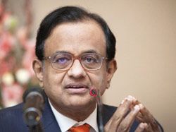 Chidambaram meets Sonia, offers to resign: TV reports