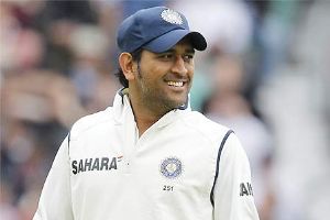 Dhoni gets Spirit of Cricket Award, Tendulkar misses out