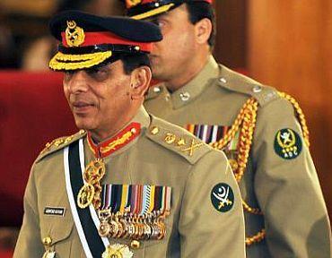ISI chief Pasha gets stick for ‘memogate’