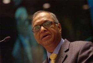 Poor quality of students entering IITs: Narayana Murthy
