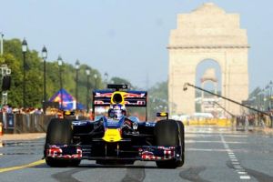 Red Bull & Ricciardo keep Delhi date