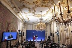 Salaries of Sarkozy, ministers frozen