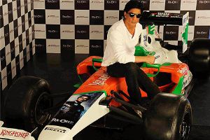 Shah Rukh Khan buys Mumbai franchise of i1 Super SeriesShah Rukh Khan buys Mumbai franchise of i1 Super Series