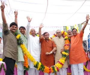 Tainted ministers to resign - Chaturvedi