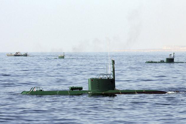 US warns Iran against closing key oil passage